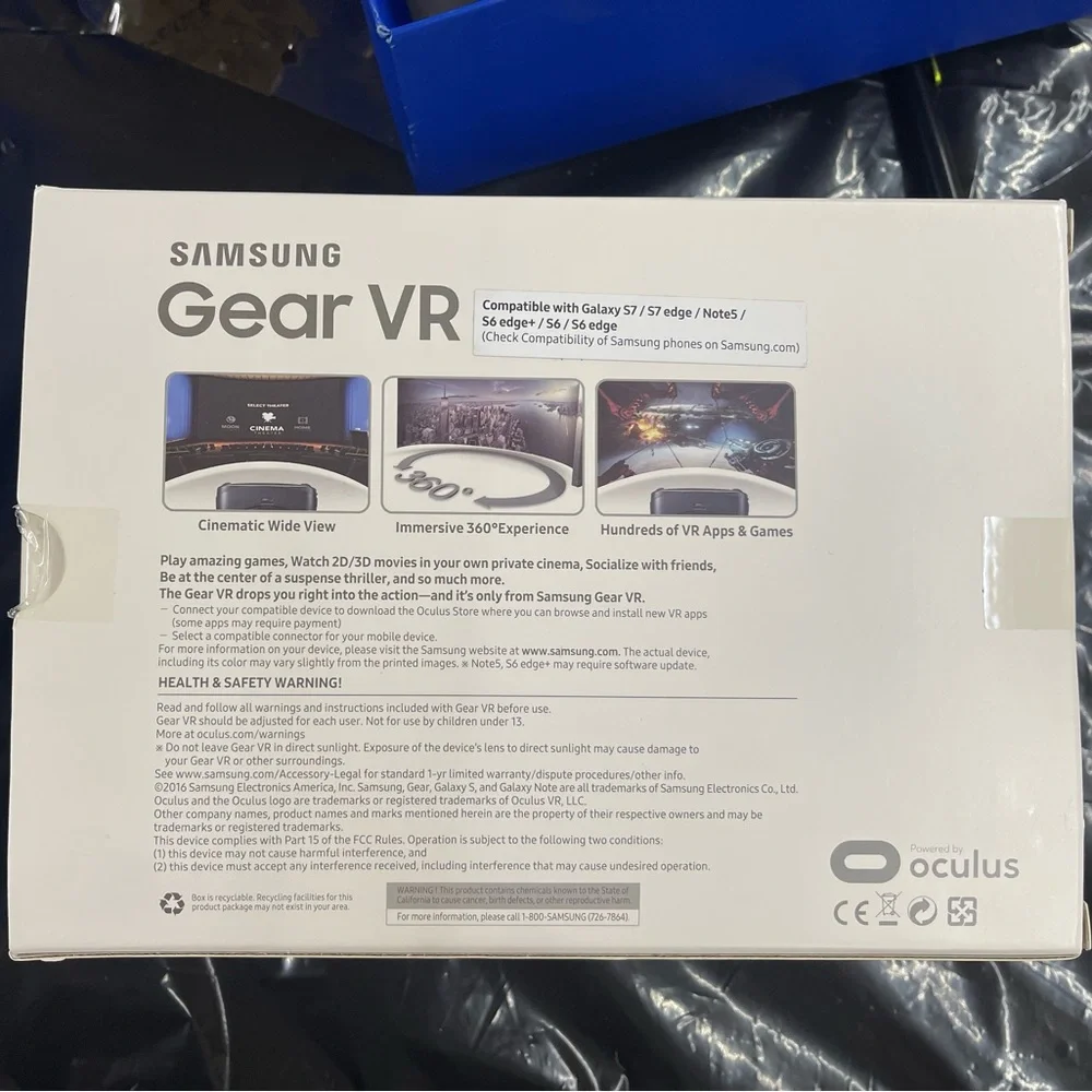 Lightly Used Samsung Gear VR Headset SM-R323 Oculus 2016 Galaxy Virtual Reality